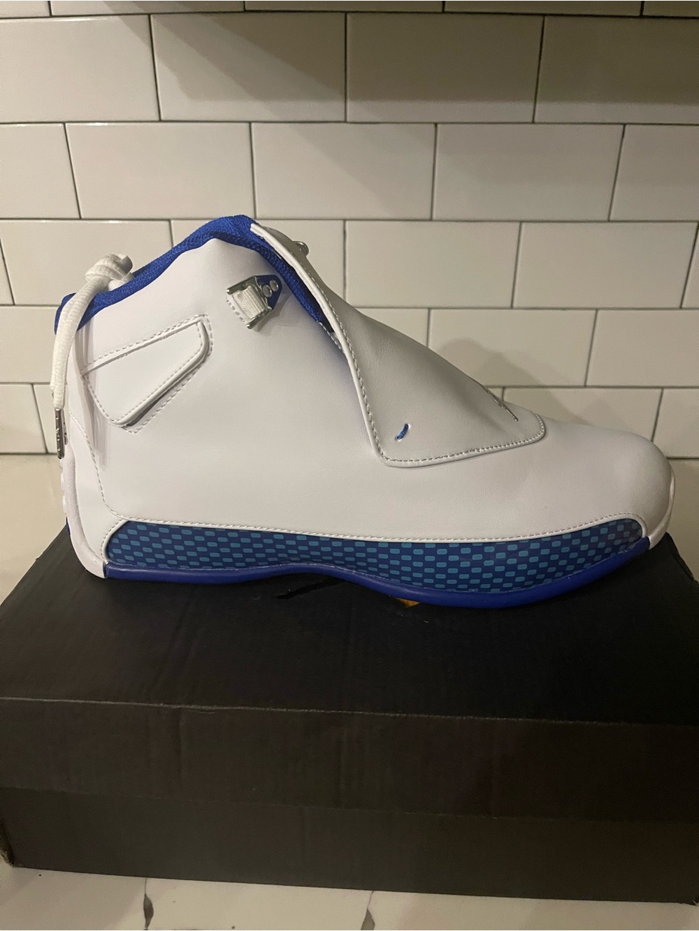 Mens Retro 19 Size 11.
